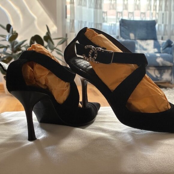 CHANEL 100% Authentic Vintage Heeled Sandals - Picture 15 of 16